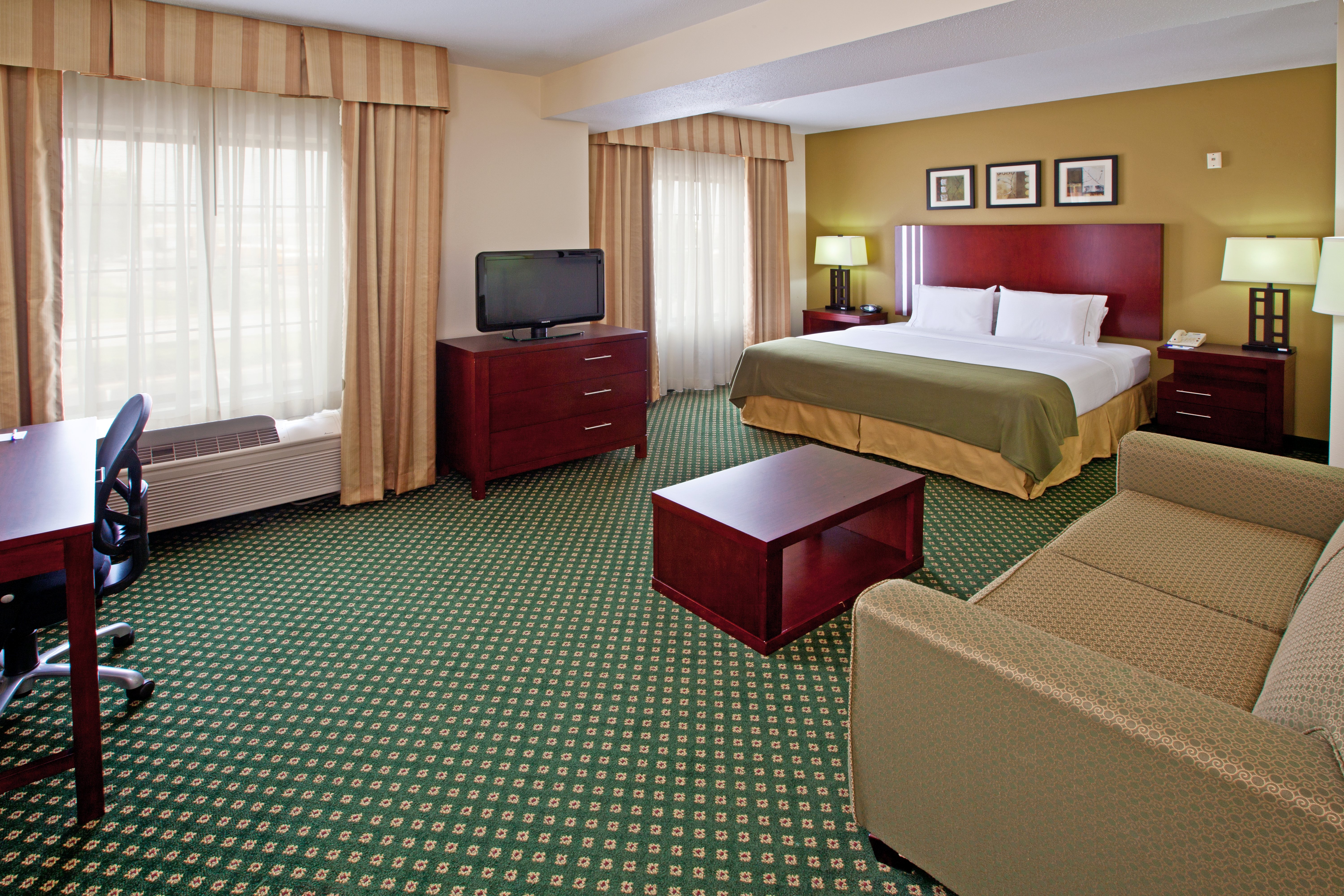 Holiday Inn Express Hotel Suites Indianapolis East 31/75