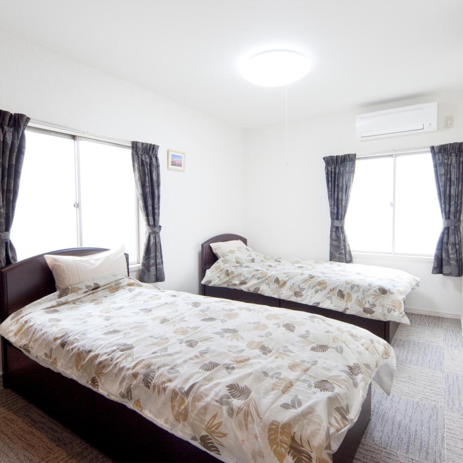 Room, Triple, Main Building