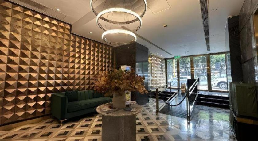 Kings Hotel 28/41