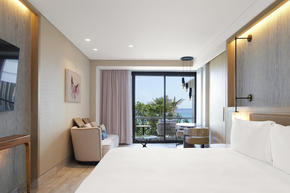 Riviera, Suite, King Bed