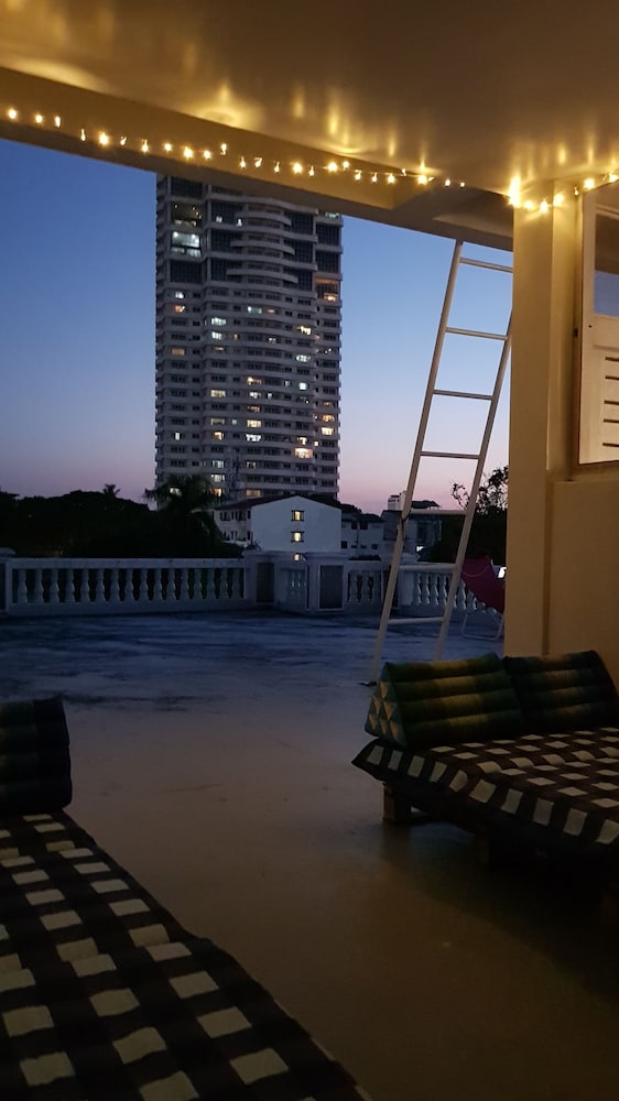 Double Tree House 82/84