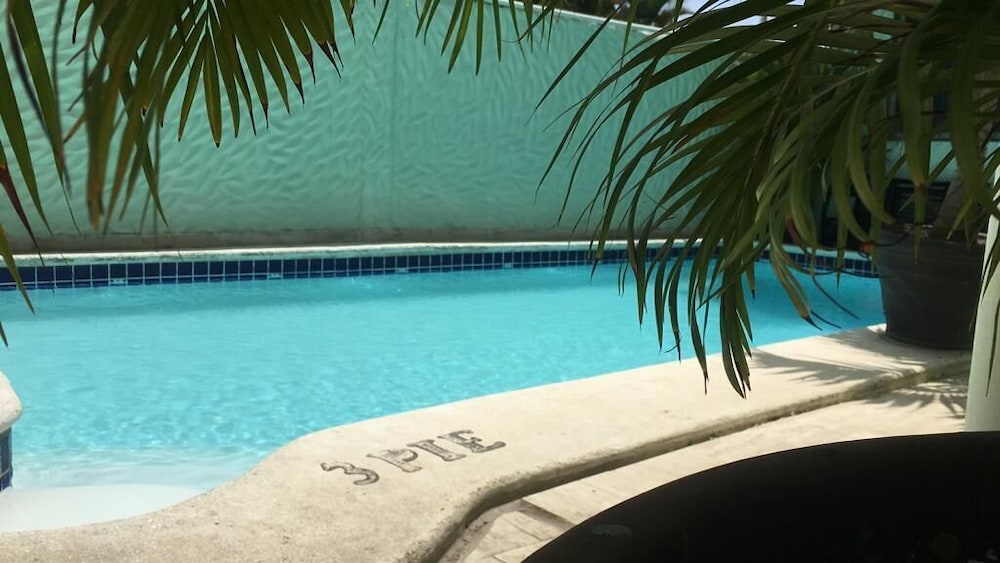 Hotel Restaurant Hamilton Beach Resort 59/66