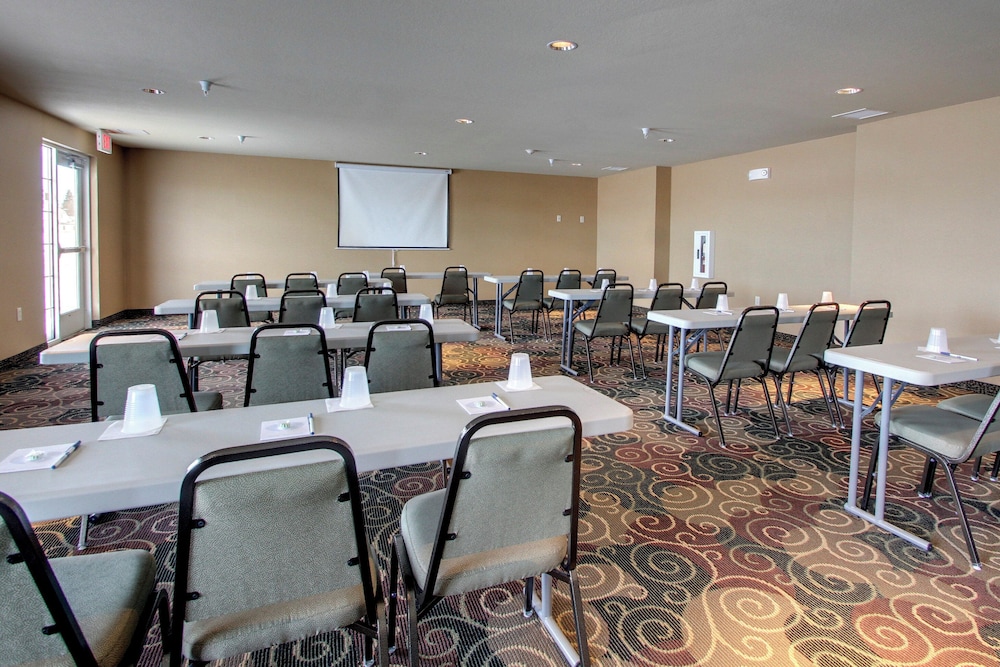 Cobblestone Inn & Suites - Harvey 39/50