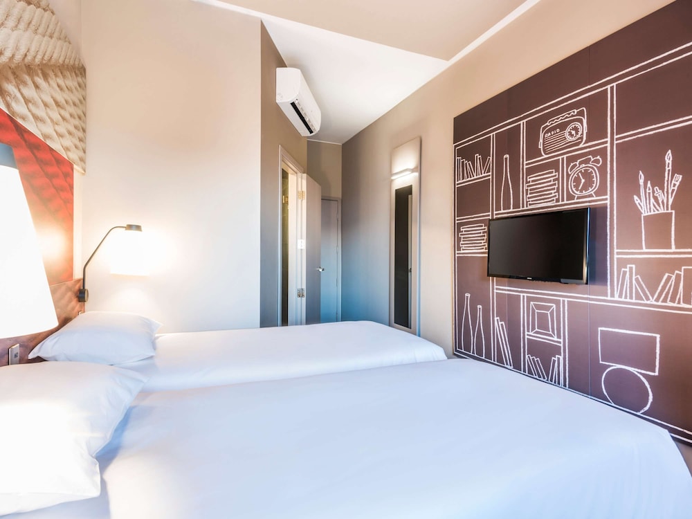 Ibis Apartado 25/67