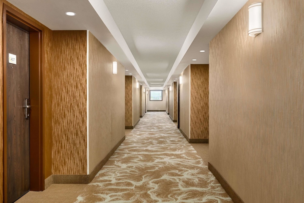 Super 8 by Wyndham Ajax/Toronto On 2/47