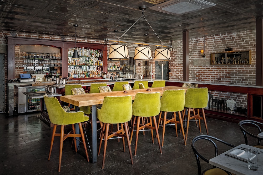 Granada Hotel Bistro 42/58