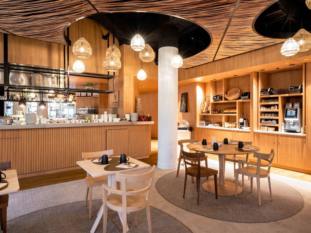 restaurant-cafeteria