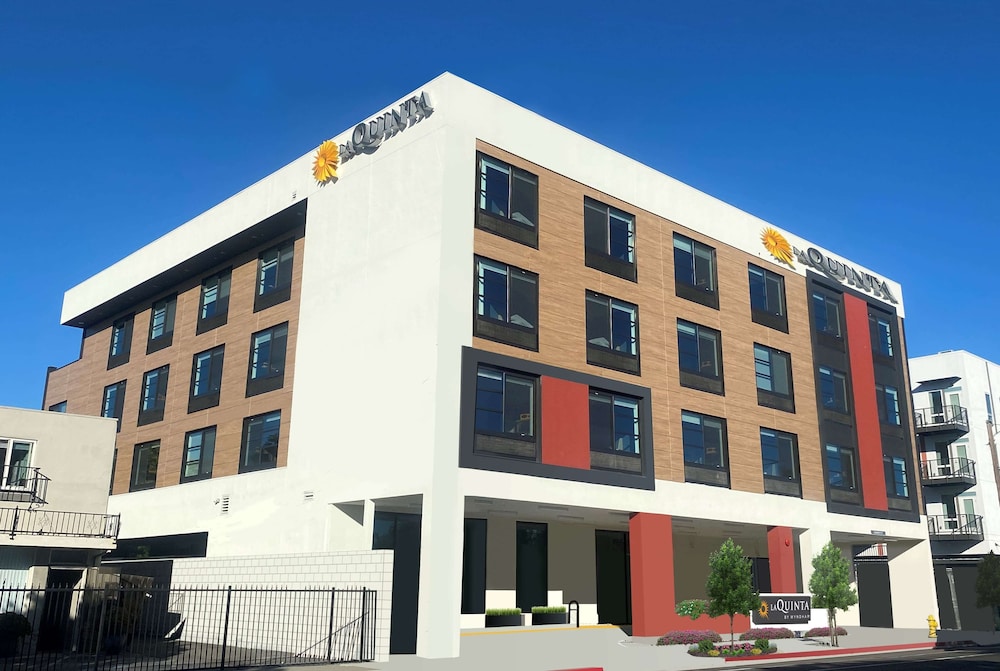 La Quinta Inn & Suites by Wyndham San Jose Silicon Valley 2/50