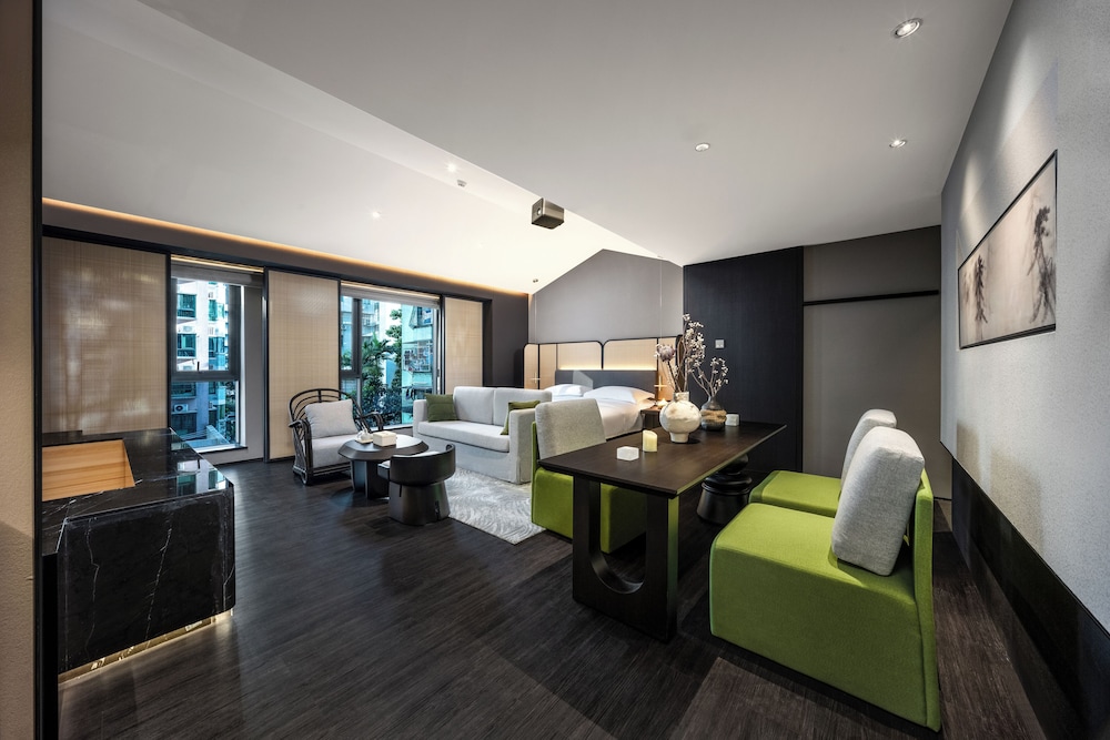 Borrman Hotel (Guangzhou Tianhe Sports Center Linhe West Metro Station) 45/56