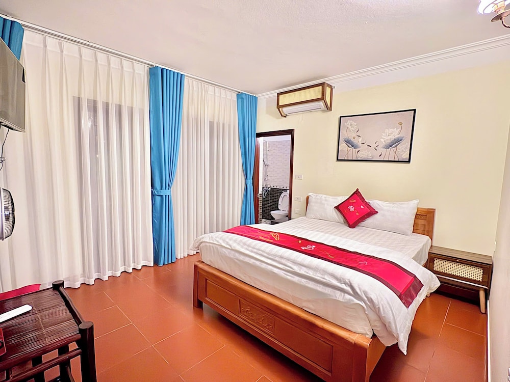 Chez Loan Hotel 9/48