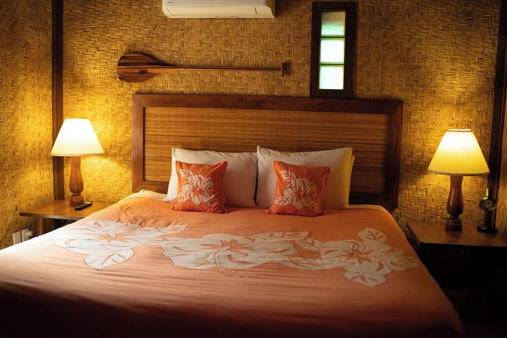 Rarotonga Beach Bungalows 15/50