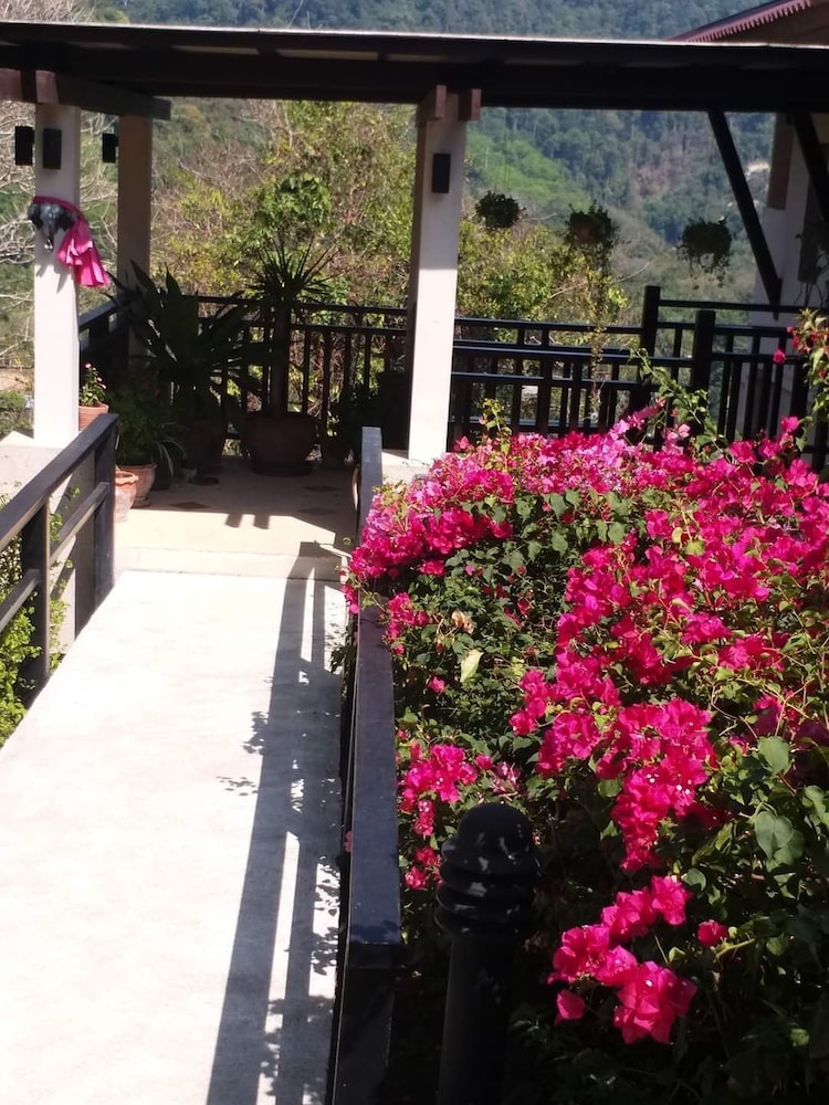Baan Kantiang See Villa Resort 42/50