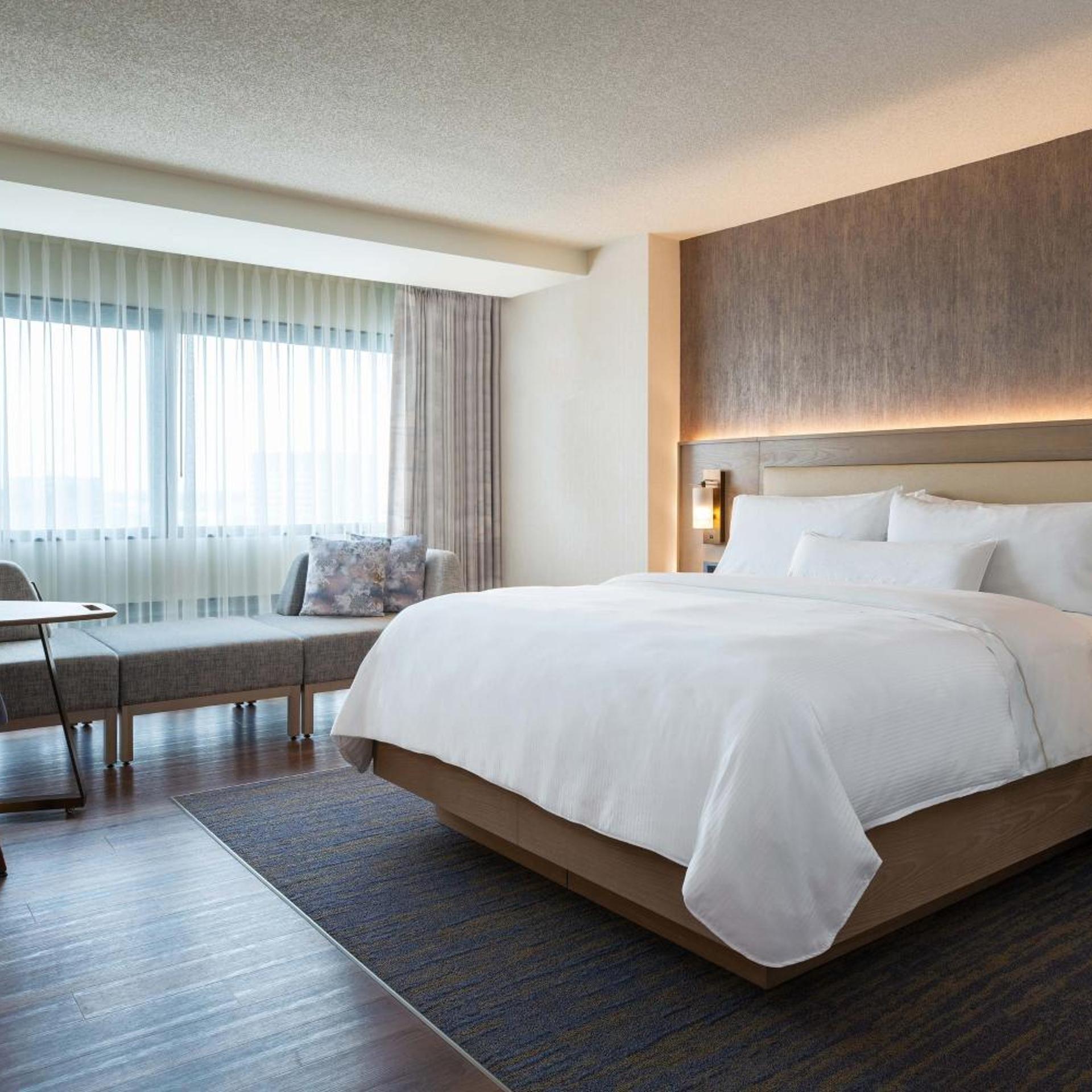 Room, King Bed, Bathtub, Accessible