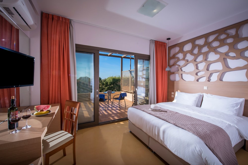 Oasis Beach Hotel - Adult Only 7/50