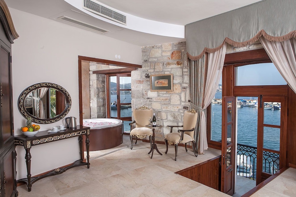 La Petra Hotel 24/40