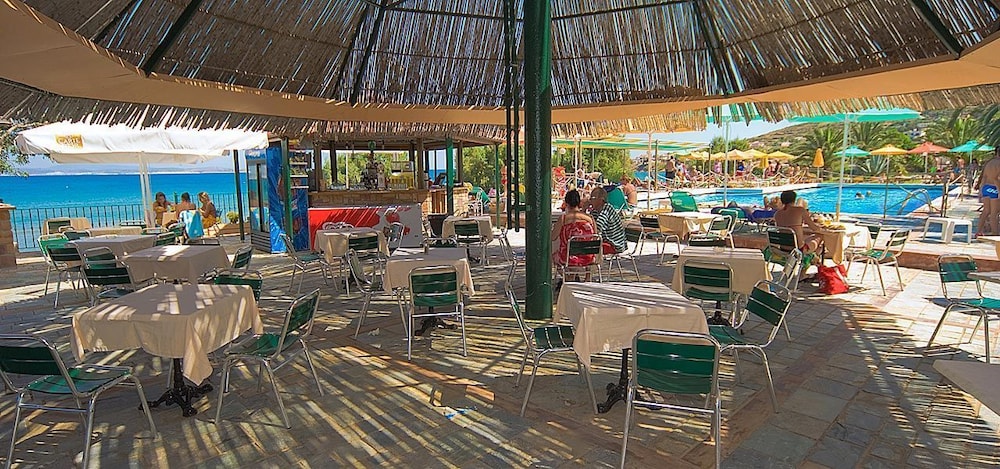 Golden Sand Hotel 53/65