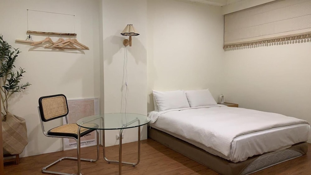 Xiu Shui Hotel 8/61