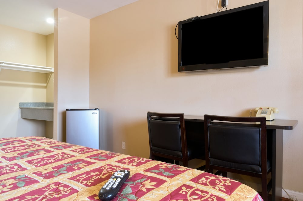 Covina Motel 16/37