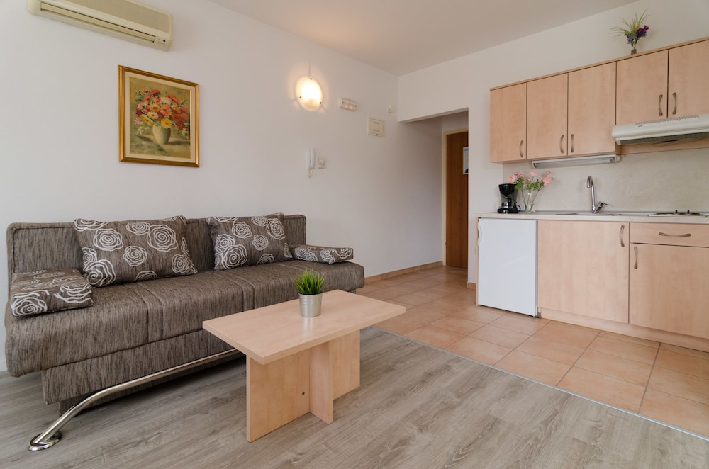 Villa Irena 24/50