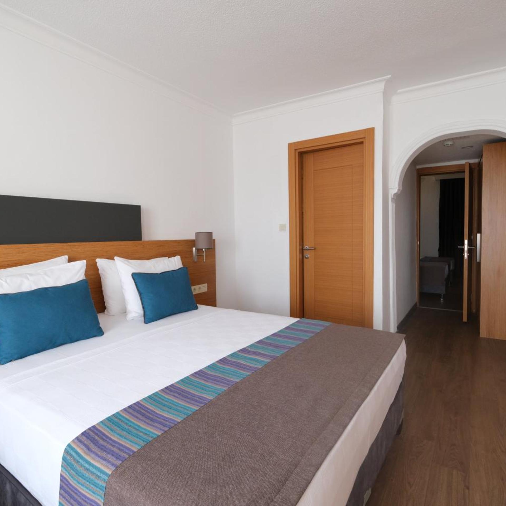 Qinn Hotels 16/50
