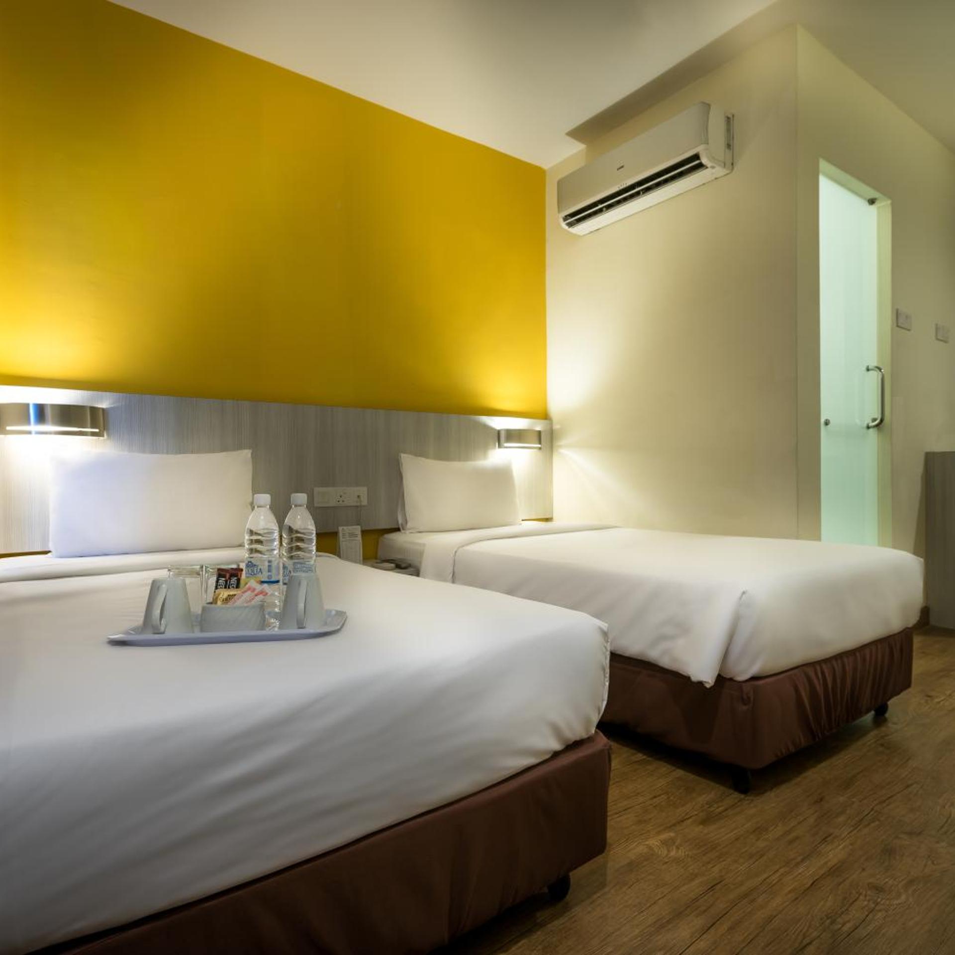 Express, Double or Twin Bed, No Window