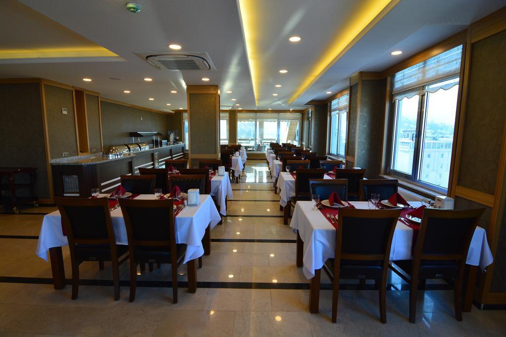 TASAR ROYAL HOTEL 31/33