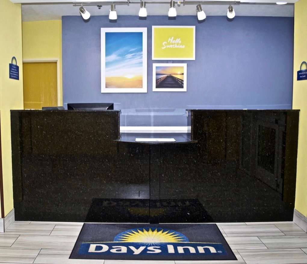 Days Inn & Suites By Wyndham Augusta Near Fort Gordon 1/12