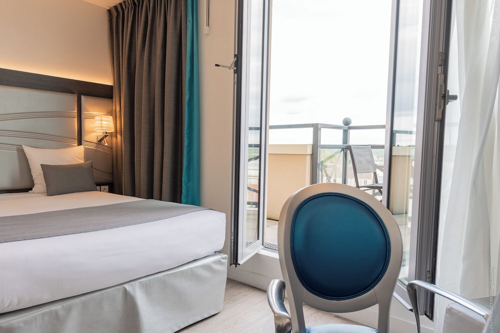 Hotel Versailles Chantiers 28/78
