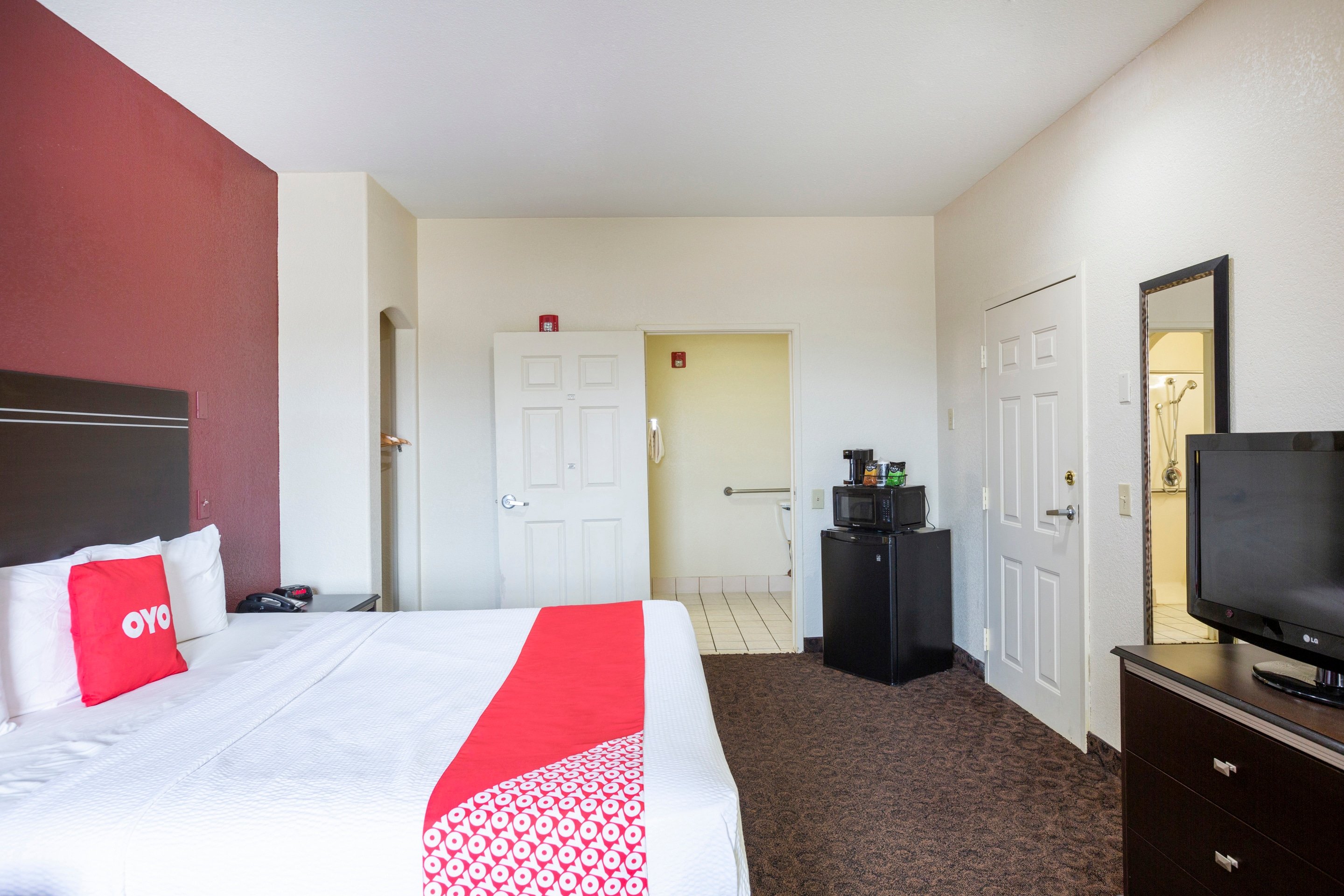 OYO Hotel LSU 27/70