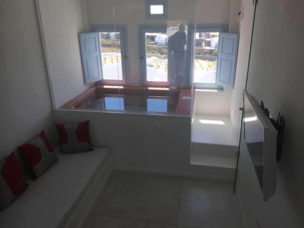 Sol Mate Suites 17/27