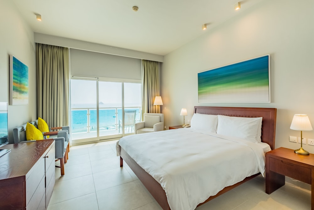 Radisson Blu Resort, Fujairah 10/50
