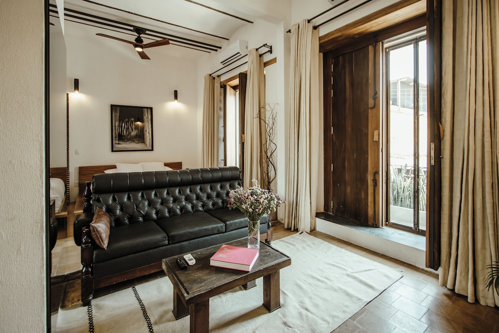 Hotel Sin Nombre 32/50
