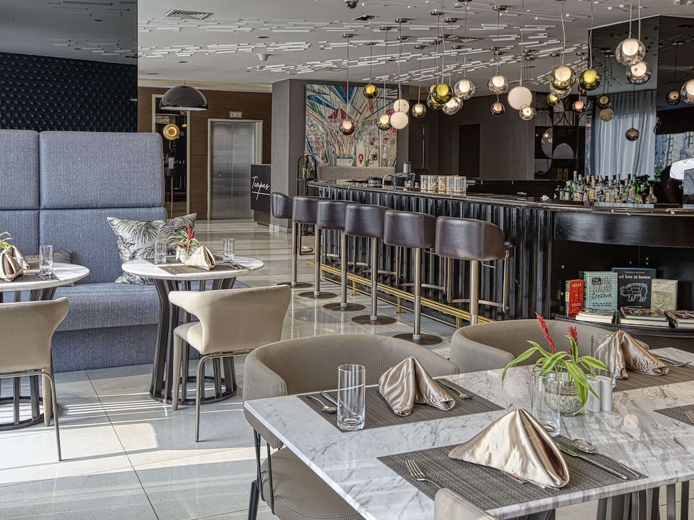 Novotel Suites Manila At Acqua 38/52