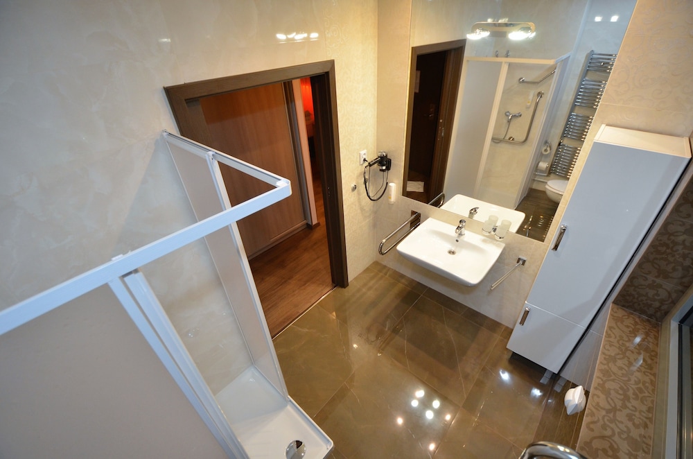 Hotel Aura Design & Garden Pool 66/67
