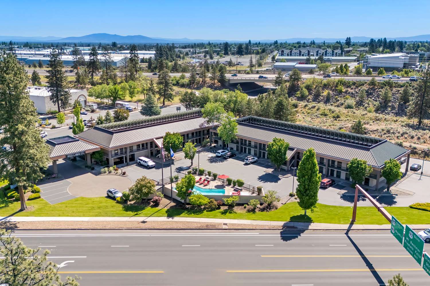 Red Lion Inn & Suites Deschutes River Bend 16/30
