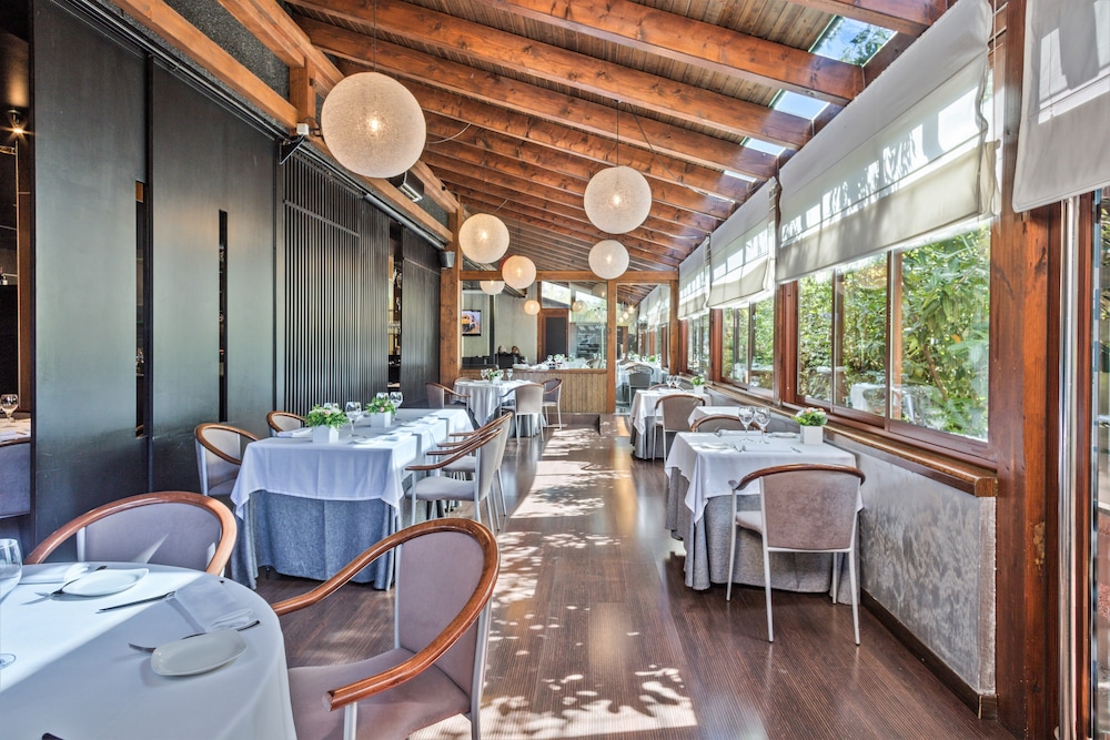 Acta Arthotel 39/50
