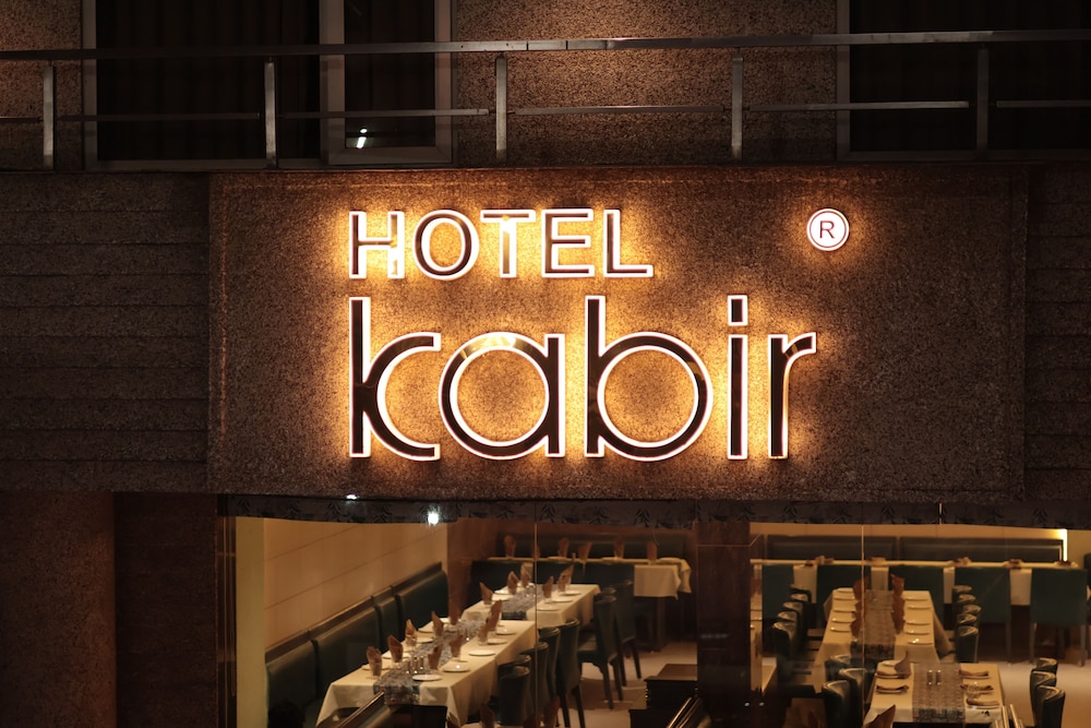 OYO Rooms Thaltej SG Highway 3/51