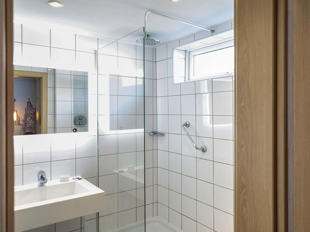 غرفة كلاسيكية بسرير مزدوج، Mercure Cardiff North Hotel 5/7