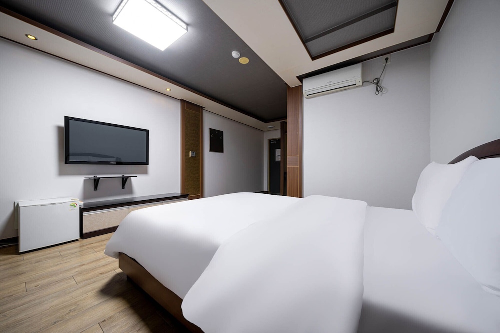 F1 Hotel 14/32