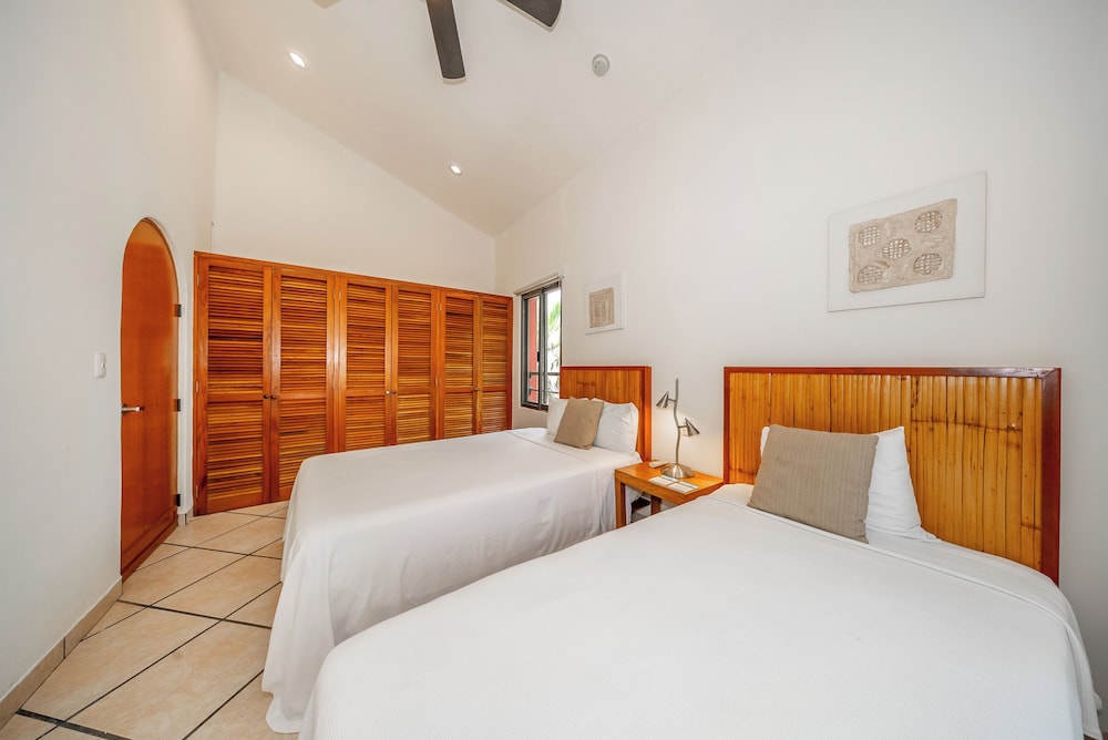 Garden Villa, Twin Beds, 2 Double Beds, 2 King Beds