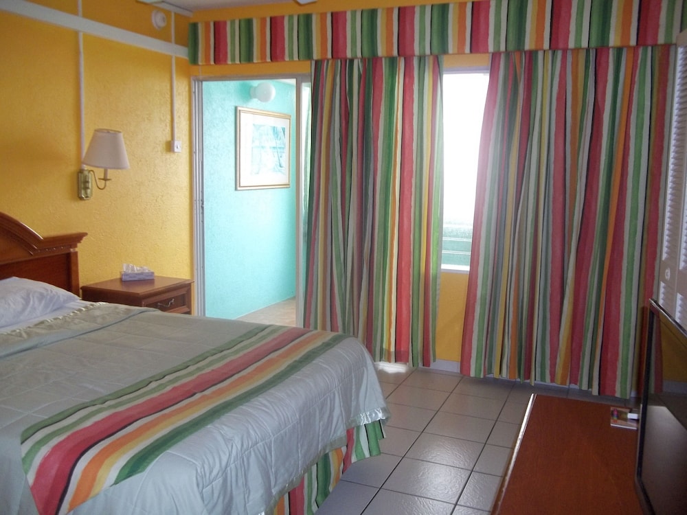 Palm Garden Hotel 7/50