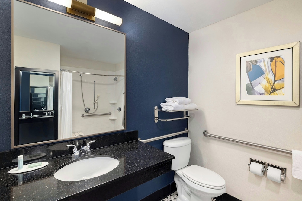 Fairfield Inn By Marriott Hattiesburg 63/65