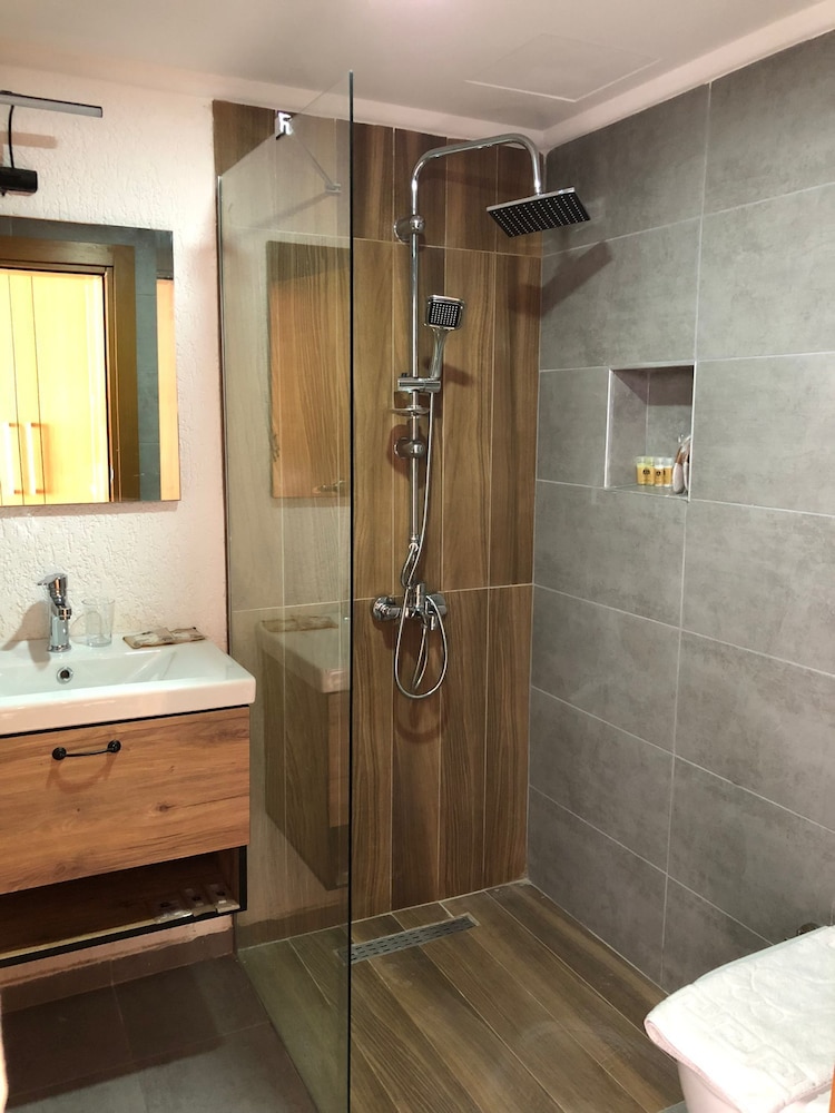 Ali Baba Hotel 35/38