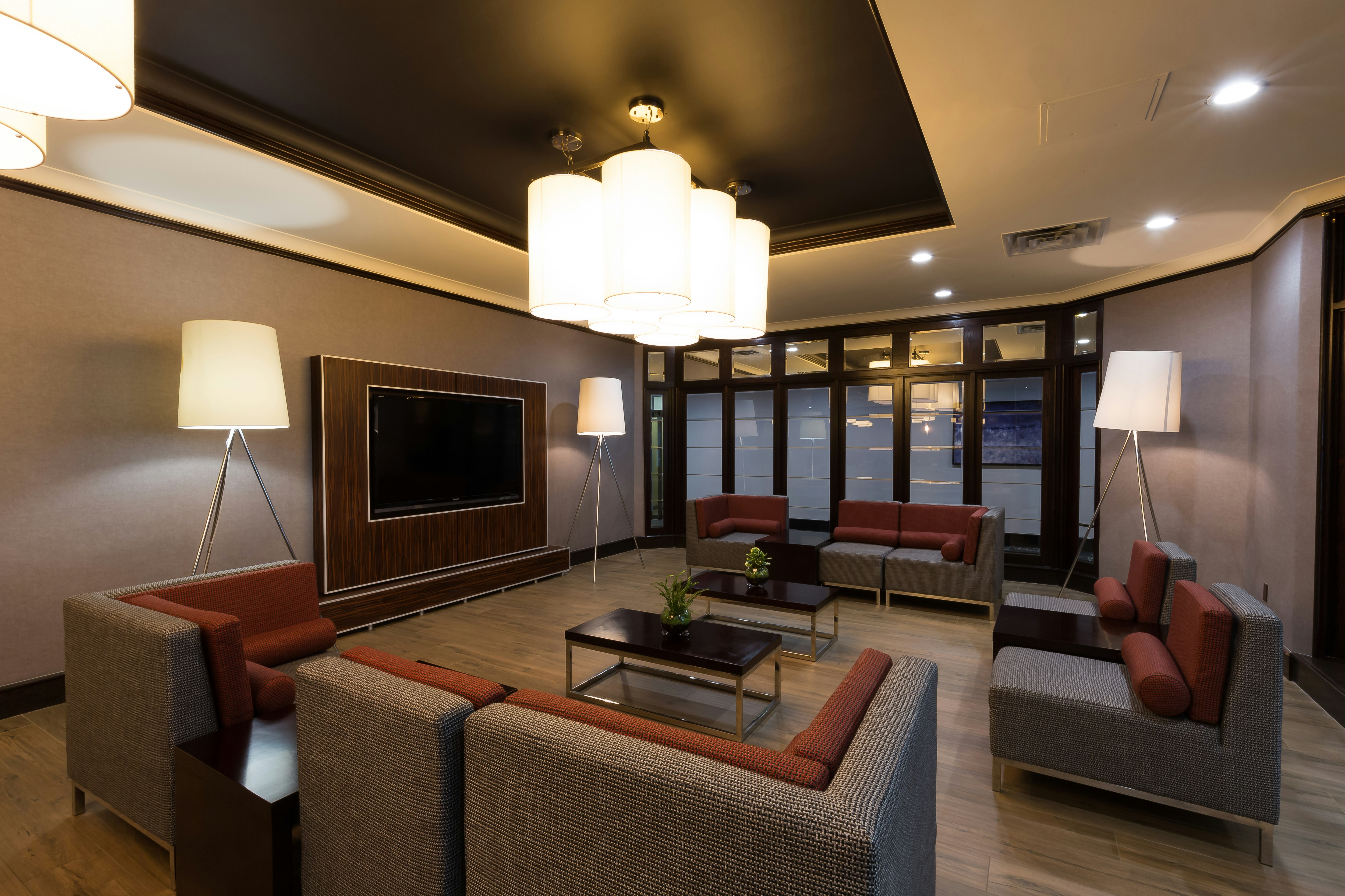 Holiday Inn Express Edmonton Downtown 41/56