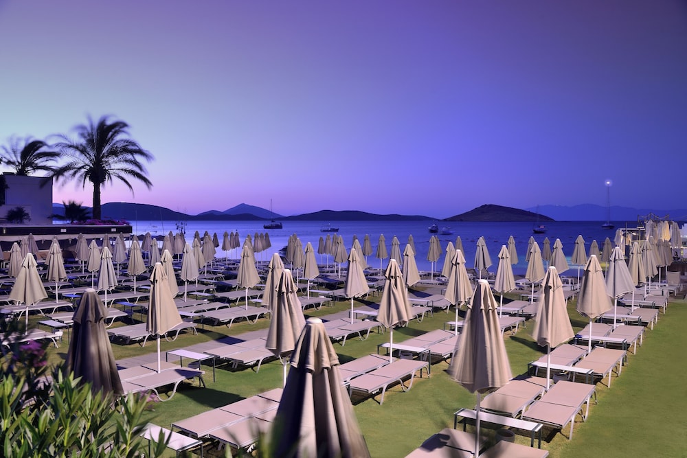 Lugga Boutique Hotel and Beach 28/43