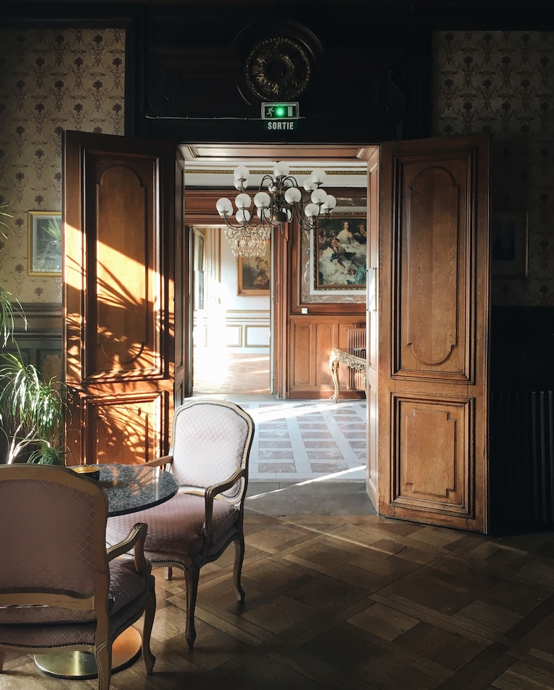 Chateau De Pourtales 8/50