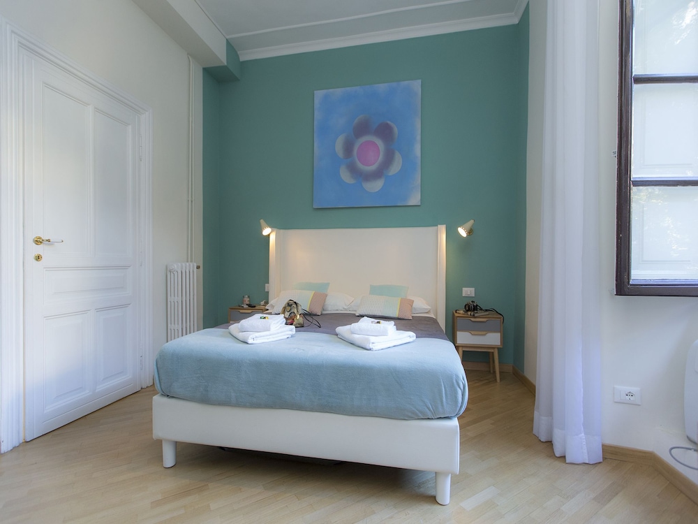 Al 7 Small Luxury Rooms 8/31