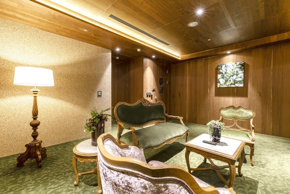 Inhouse Hotel Grand 33/65