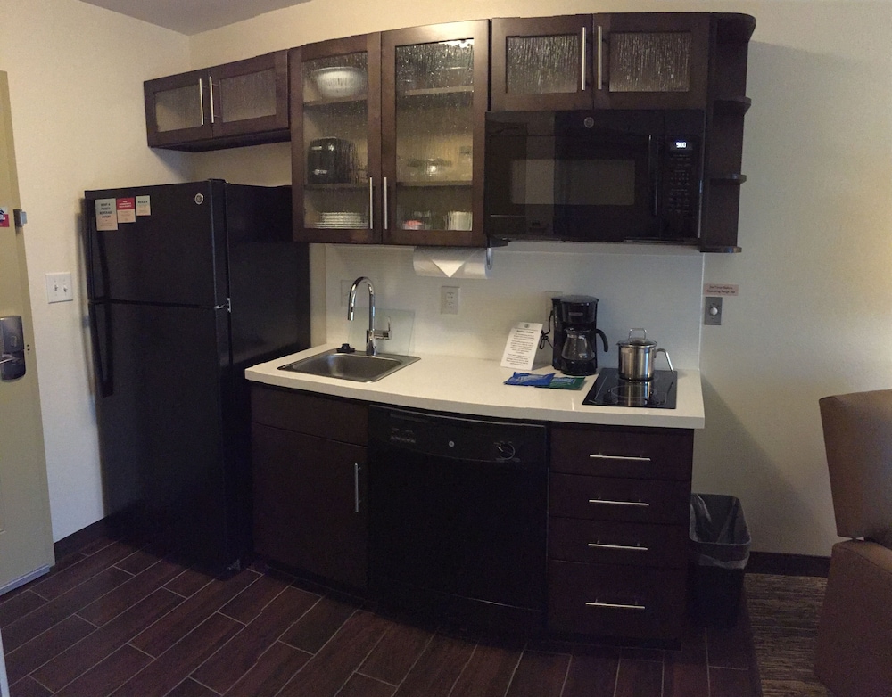 CANDLEWOOD SUITES FT WALTON BCH - HURLBURT AREA 7/39