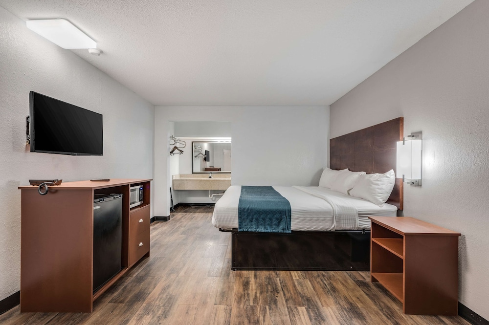 Motel6 Tupelo, MS - Downtown 13/37